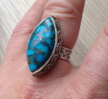 Zilveren ring met ovale koper blauw Turkoois bewerkte setting 18